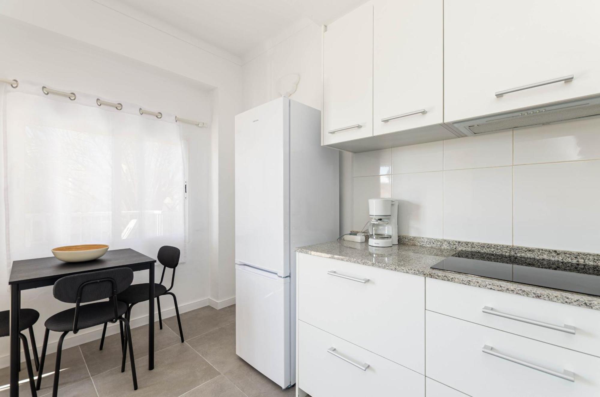 Yourhouse Monges Apartment With Balcony กันปิกาฟอร์ต ภายนอก รูปภาพ
