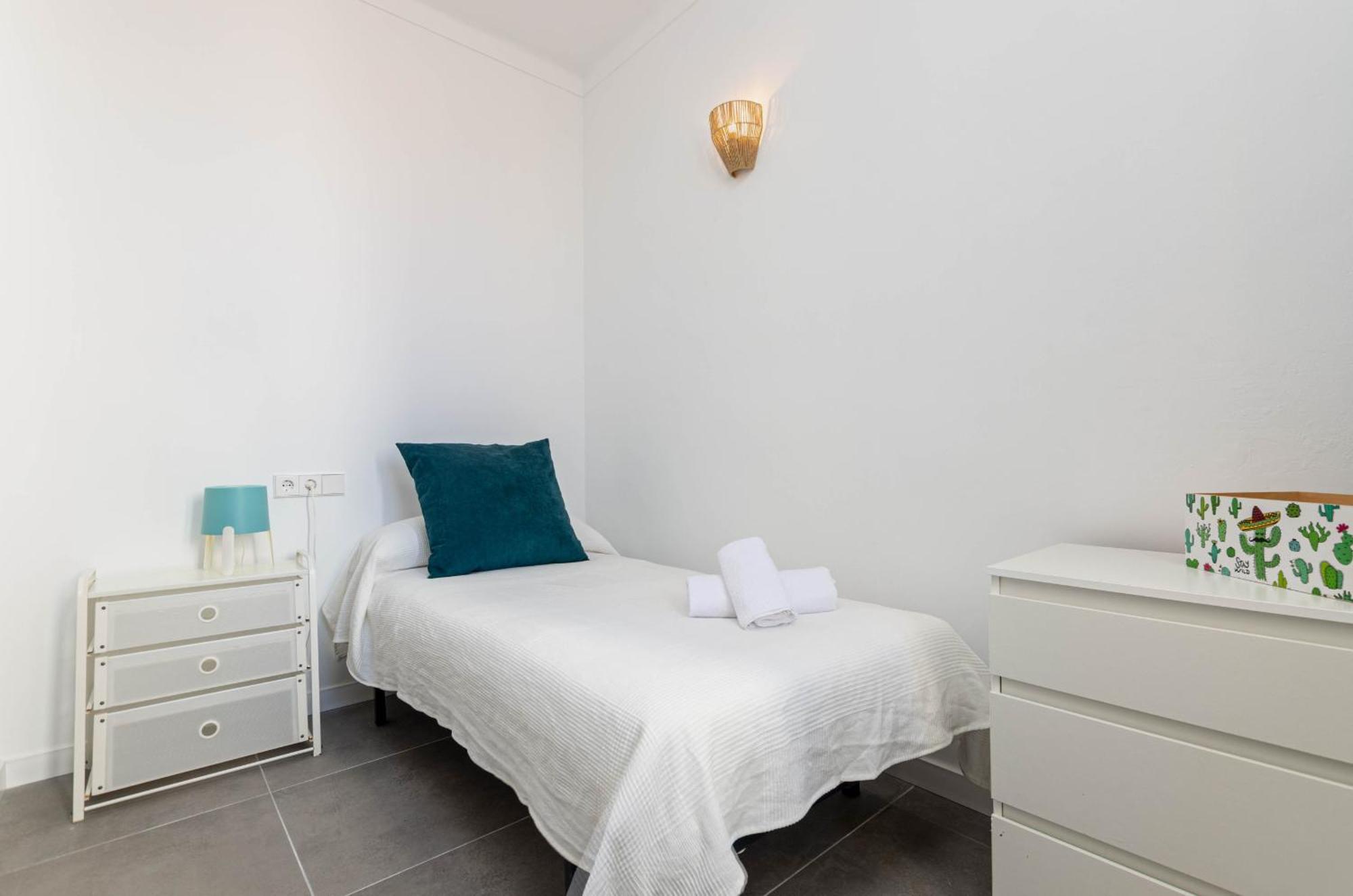 Yourhouse Monges Apartment With Balcony กันปิกาฟอร์ต ภายนอก รูปภาพ